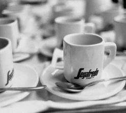 1kg Café En Grain Intermezzo - SEGAFREDO -Bodum Soldes cafeengrainsegafredo