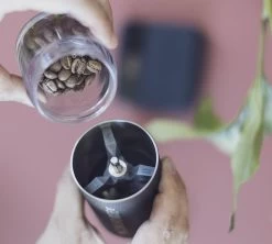 Moulin à Café COMANDANTE C40 MK4 Nitro Blade American Cherry 9 Moulin à Café COMANDANTE C40 MK4 Nitro Blade American Cherry -Bodum Soldes comandante mk4 internal 1 1