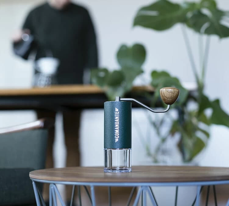 Moulin à Café Manuel COMANDANTE C40 MK4 Nitro Blade Racing Green 6 Moulin à Café Manuel COMANDANTE C40 MK4 Nitro Blade Racing Green – Image 4