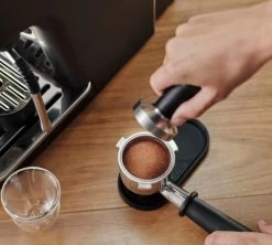 Machine Expresso DELONGHI EC9155.MB La Specialista Arte + Kit Barista 12 Machine Expresso DELONGHI EC9155.MB La Specialista Arte + Kit Barista -Bodum Soldes delonghi laspecialista arte 6