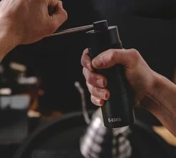 Moulin à Café Manuel D-KANTA MG05 Noir + Café De Spécialité Offert 13 Moulin à Café Manuel D-KANTA MG05 Noir + Café De Spécialité Offert -Bodum Soldes dkanta moulinmanuel 2