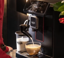 GAGGIA Magenta Milk -Bodum Soldes expresso broyeur magenta milk cafe au lait