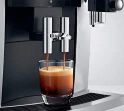 JURA S8 Moonlight Silver Smart Connect Inclus Garantie 3 Ans -Bodum Soldes expresso broyeur s8 moonlight silver extraction ambiance