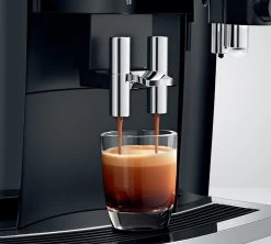 JURA S8 PianoBlack 2020 Smart Connect Inclus Garantie 3 Ans 14 JURA S8 PianoBlack 2020 Smart Connect Inclus Garantie 3 Ans -Bodum Soldes expresso broyeur s8 pianoblack extraction ambiance