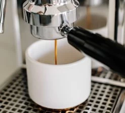 Tasse à Cappuccino - Monty Milk Art Noir Mat 19 Cl - FELLOW -Bodum Soldes lifestyle2