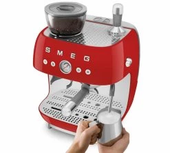 Machine Expresso SMEG EGF03RDEU Rouge Années 50 Avec Moulin Intégré 9 Machine Expresso SMEG EGF03RDEU Rouge Années 50 Avec Moulin Intégré -Bodum Soldes smeg egf03 rouge 3