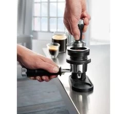 Machine Expresso DELONGHI EC9155.W La Specialista Arte Blanche + Kit Barista 8 Machine Expresso DELONGHI EC9155.W La Specialista Arte Blanche + Kit Barista -Bodum Soldes specialista arte white 4